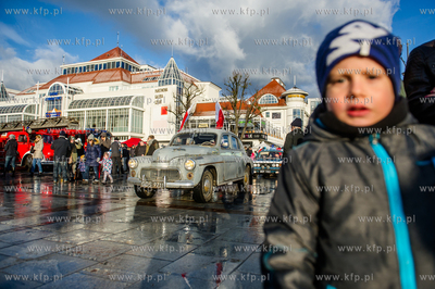 Sopot. Parada zabytkowych wozów strażackich i zabytkowych...