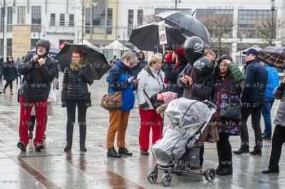 Plac Przyjaciół SopotuHappening pt. Nie róbcie nas...
