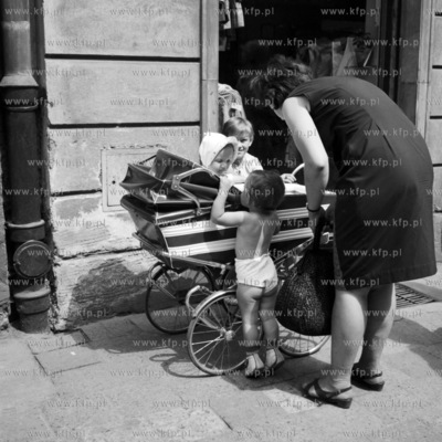 Pierwsze znajomosci. 
02.08.1967
0000943z_sierpien1967
Fot....