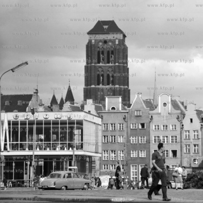 Dom Meblowy przy Wałach Jagiellońskich w Gdańsku....