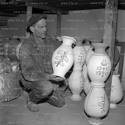 W pracowni ceramicznej. 
1968
0004972z_1968
Fot. Zbigniew...