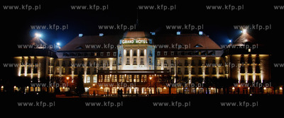 Sopot noca. Nz Iluminowany Grand Hotel
08.12.2006
Fot....