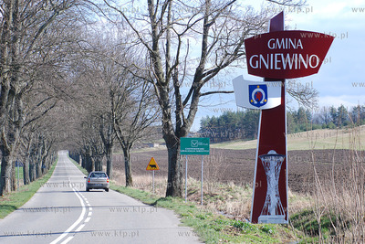 Powiat wejherowski. Nz. Tzw witacze na granicy gmin...