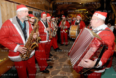 Szymbark na Kaszubach. VI Ogolnopolski Zjazd Swietych...