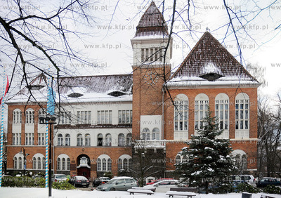 Zimowy Sopot. Nz. Soposki magistrat w zimowej szacie
03.02.2010
Fot....