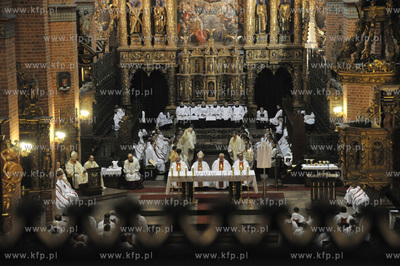 Msza krzyzma w katedrze pelplinskiej,pod przewodnictwem...