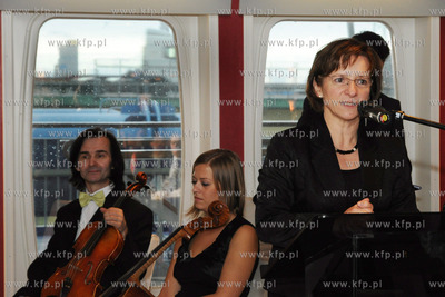 Uroczystosc chrztu nowego promu Stena Line zacumowanego...