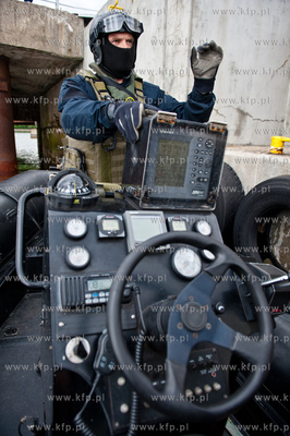 Gdynia. Torpedownia na terenie portu wojennego na Oksywiu....