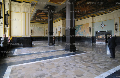 Dworzec kolejowy Gdynia Glowna oddany do uzytku po...