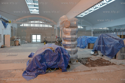 Gdynia. Dobiega konca remont elewacji budynku dawnego...