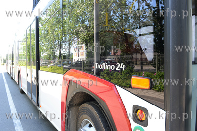 Gdynia. Trollino 24 to dwuprzegubowy trolejbus, który...
