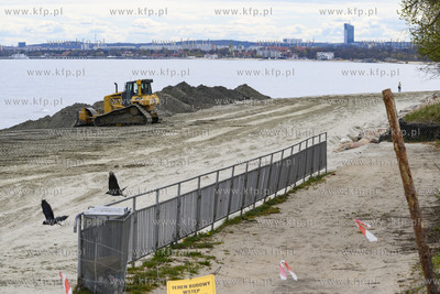 Gdynia Orłowo. Poszerzanie plaży o ok 40m. Poszerzenie...