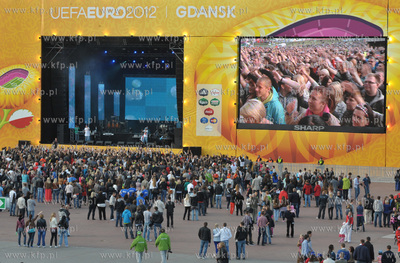 Otwarcie Gdanskiej Strefy Kibica na Placu Zebran Ludowych....