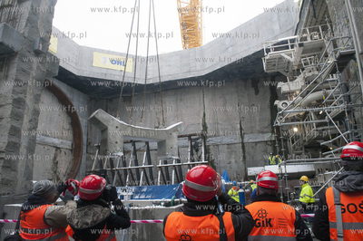 Zakonczona pierwsza nitka tunelu pod Wisla zostala...