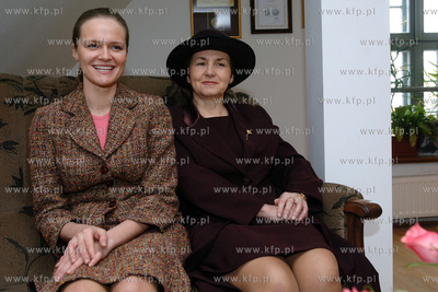 Biuro Lecha Walesy w Zielonej Bramie w Gdansku. Nz...