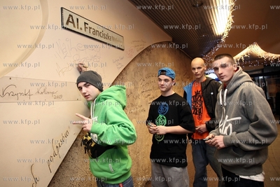 Sopot. Zespol Najlepszy Przekaz w Miescie grajacy muzyke...