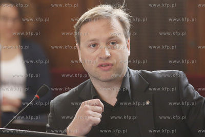 XVII nadzwyczajną sesję Rady Miasta Sopotu, na której...