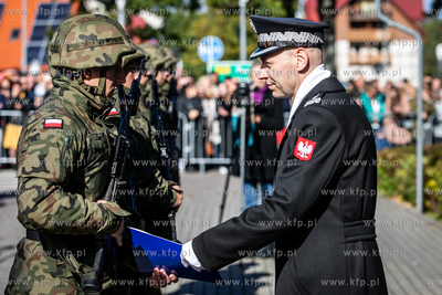 Hel. Uroczysta przysiega wojskowa i ślubowanie kadetów...