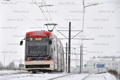 Zima w Gdańsku. Pesa Jazz Duo na przystanku Migowo...