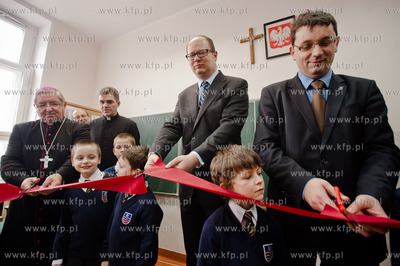 Gdansk. Oliwa. Uroczyste otwarcie wyremontowanej placowki...