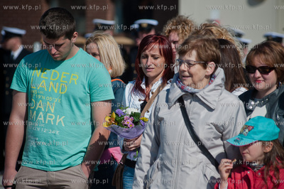 Gdynia. Oksywie. Port Marynarki Wojennej. Powrot niszczyciela...