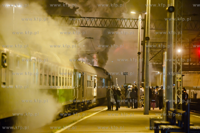 Gdansk. Dworzec Glowny PKP. Turystyczny pociag niemiecki...