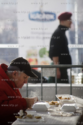 Gdansk. Targ Weglowy. XVIII Wigilia dla ubogich, samotnych...
