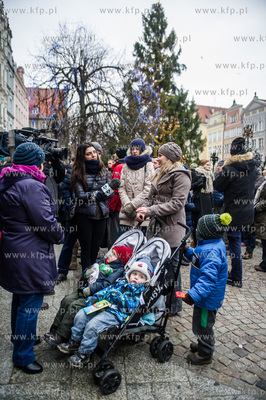 Gdansk. Dlugi Targ. Protest mieszkancow Gdanska, ktorzy...