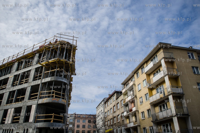 Gdynia. Budowa kompleksu mieszkalno-uslugowego Baltiq...