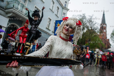 Sopocka Majowka. Parada Zwierzat - Krol Lew i jego...