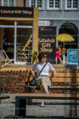 Gdansk. Skwer miedzy ulica Mariacka, a Sw. Ducha. Prezentacja...