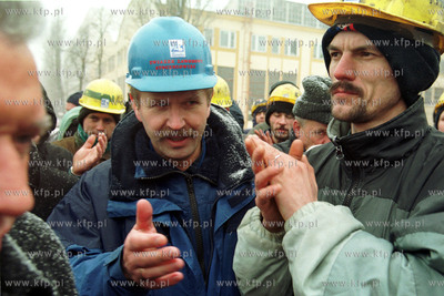 Czwarty dzien strajku w Stoczni Gdynia S.A. Na zdjeciu...