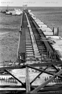 Budowa pirsu weglowego w Porcie Polnocnym w Gdansku.
13.11.1973
2listopad73_z.kosycarz_p20
Fot....