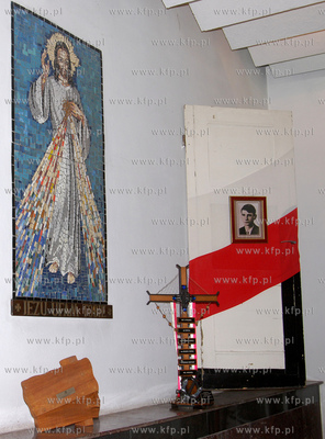 Kosciol Najswietszego Serca Pana jezusa w Gdyni. Kaplicy...