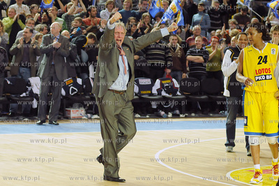 Mecz rundy play - off Euroligi pomiedzy zespolami LOTOSPKO...