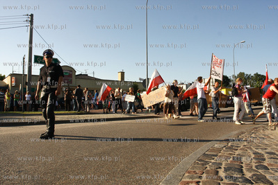 Chwaszczyno. Protest mieszancow Chwaszczyna i okolicznych...