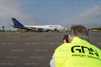 Samolot Boeing 747 już po raz szosty odwiedzil gdanskie...
