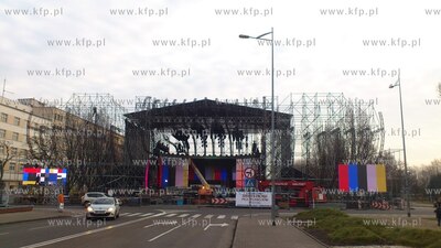 Gdynia. Skwer Kosciuszki. Budowa sceny na Sylwestrowa...