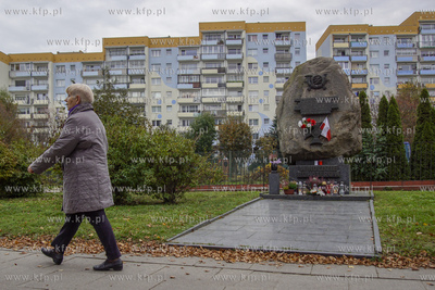 Gdańsk, aleja Jana Pawła II. Pomnik W Hołdzie Bohaterom...