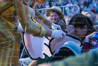 Gdańsk. Festiwal teatrów Ulicznych FETA. Mr Pejo's...