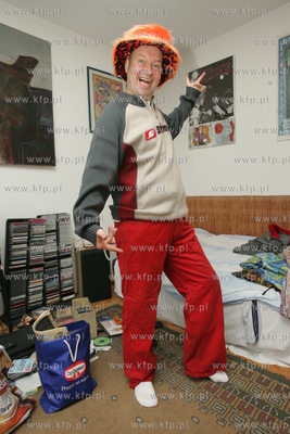 Pawel Konnak Konjo przygotowuje sie do zimy, wyciagnal...