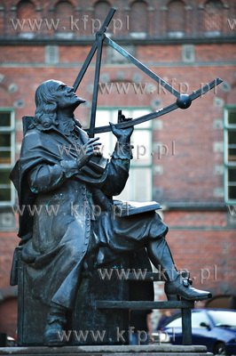 Pomnik Jana Heweliusza w Gdansku na placu przy Ratuszu...