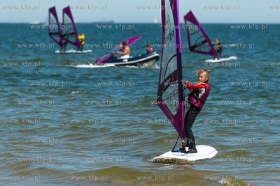 Plaza w Sopocie, przy Sopockim Klubie Zeglarskim. Briefing...