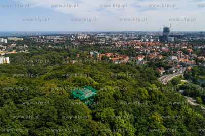 Gdańsk, Oliwa, lasy oliwskie, widoczna wieża widokowa...