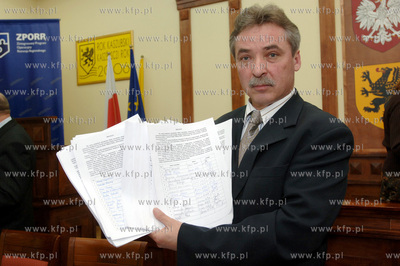 Konferencja prasowa marszalka Jana Kozlowskiego dotyczaca...