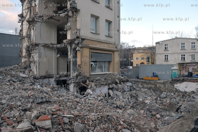 Wyburzanie dawnego Domu Towarowego PDT a obecnie Galerii...