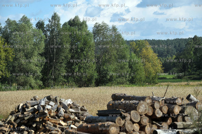 Sulmin na Kaszubach w gmienie Zukowo.Widok w kierunku...