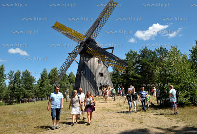 Kaszubski Park Etnograficzny - skansen we Wdzydzach...