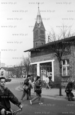 Kartuzy na Kaszubach. Rog Rynku i ul. Kosciuszki. 1991...