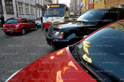 Linia autobusowa 100, ktora mieszkancy i turysci moga...